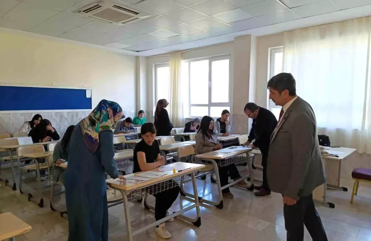 Anamur'da Umre Ödüllü Bilgi Yarışması Yoğun İlgiyle Gerçekleşti