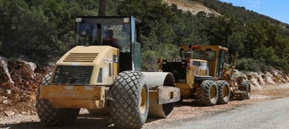 MERSİN BELEDİYESİ YAZ YOL ÇALIMALARINDA GÜLNARDA
